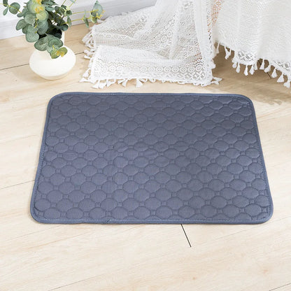 Graues ComfortPad – atmungsaktive, waschbare Unterlage für Haustiere