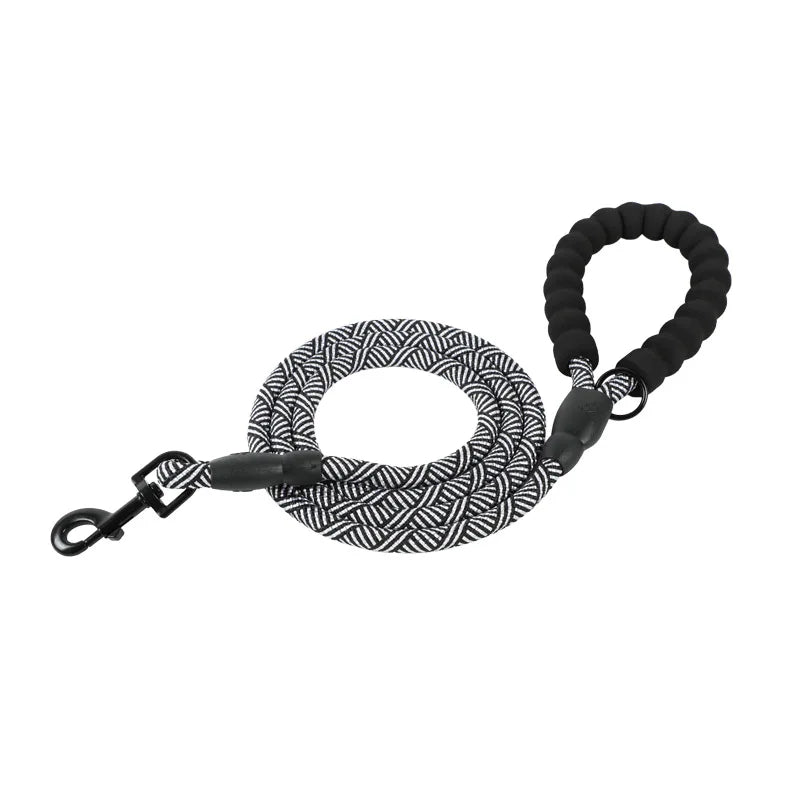 Weiße Hundeleine mit silbernem Schimmer und schwarzem Handgriff