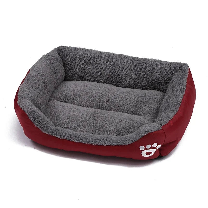 Hundebett in Rot – weiche Polsterung und formstabiles Design